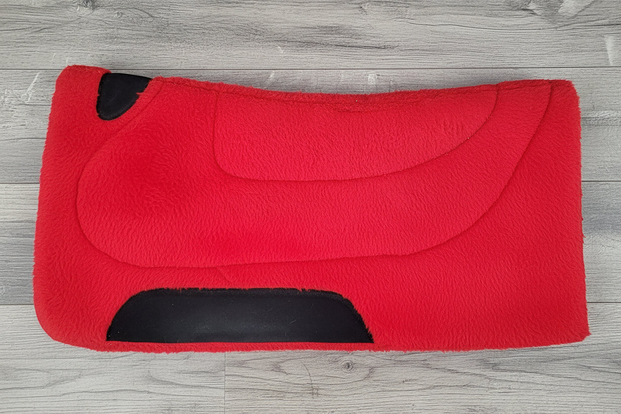 Coussin en polaire rouge