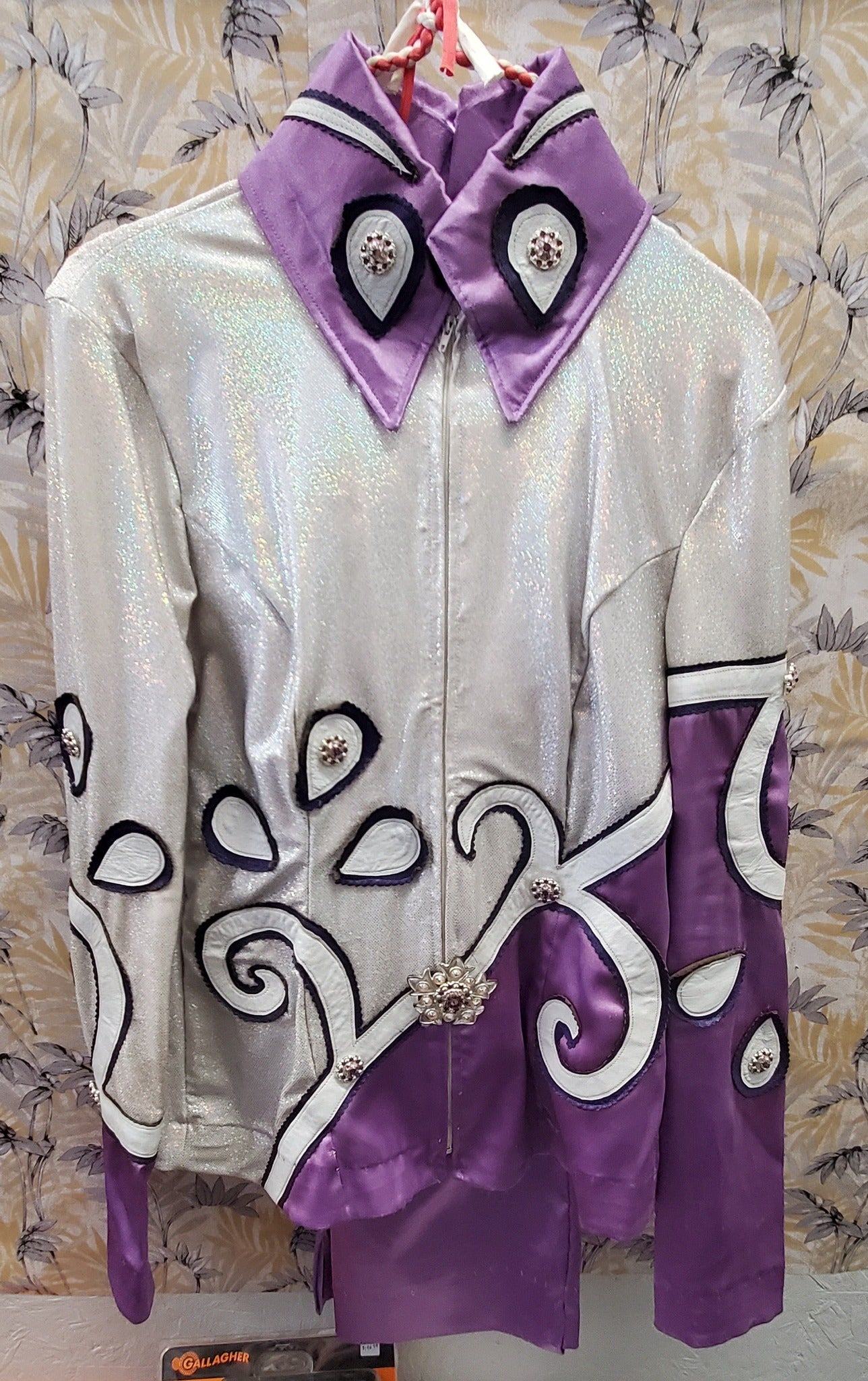 White & Purple Show Outfit