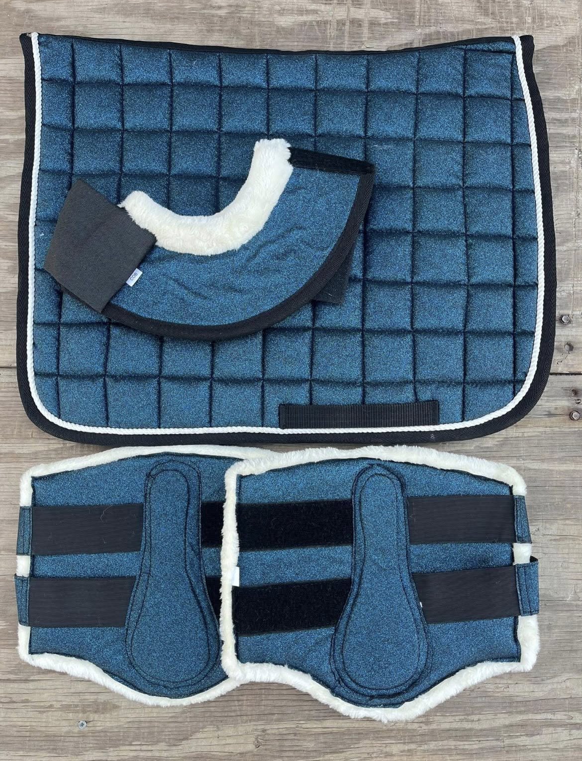 Ensemble à paillettes - Tapis, bottes à brosse et bottes à clochettes
