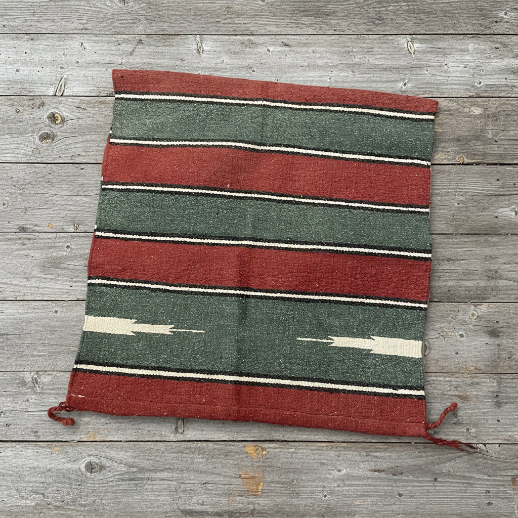 Couverture de selle rouge et verte