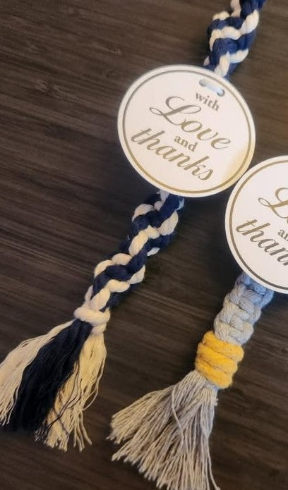 Porte-clés en macramé torsadé