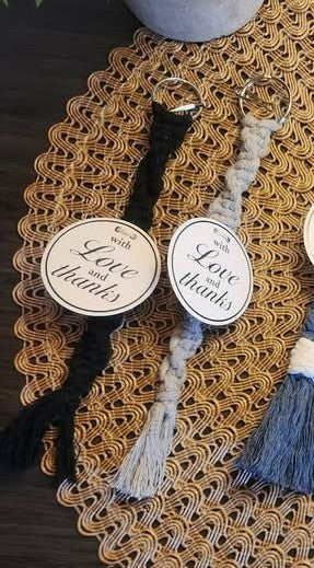 Porte-clés en macramé torsadé