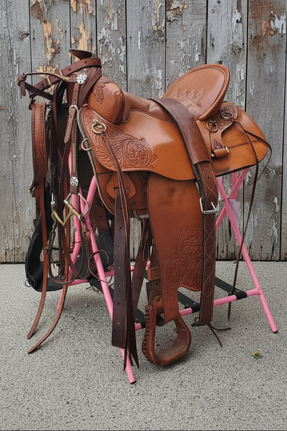 15.5" Tucker High Plains Trail Saddle Wide Tree